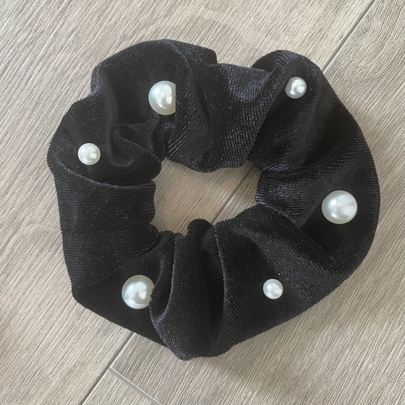 Velvet & Pearl Scrunchies - Picture 2 of 3